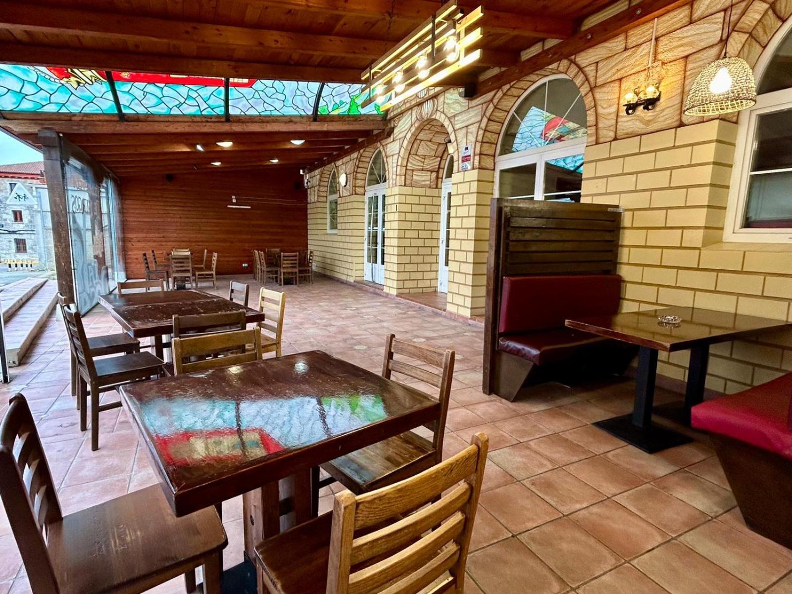Hostal-Restaurante Posada Del Duque Villalbilla de Burgos Exterior foto